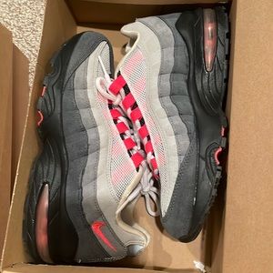 Grade School Air Max 95